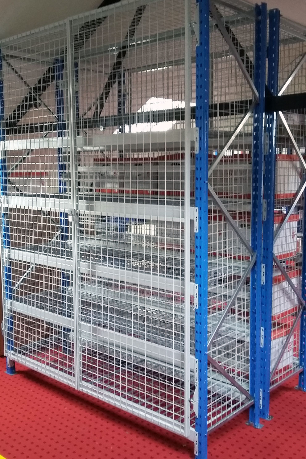 Secured mesh longspan shelving & racking MeshSTOR