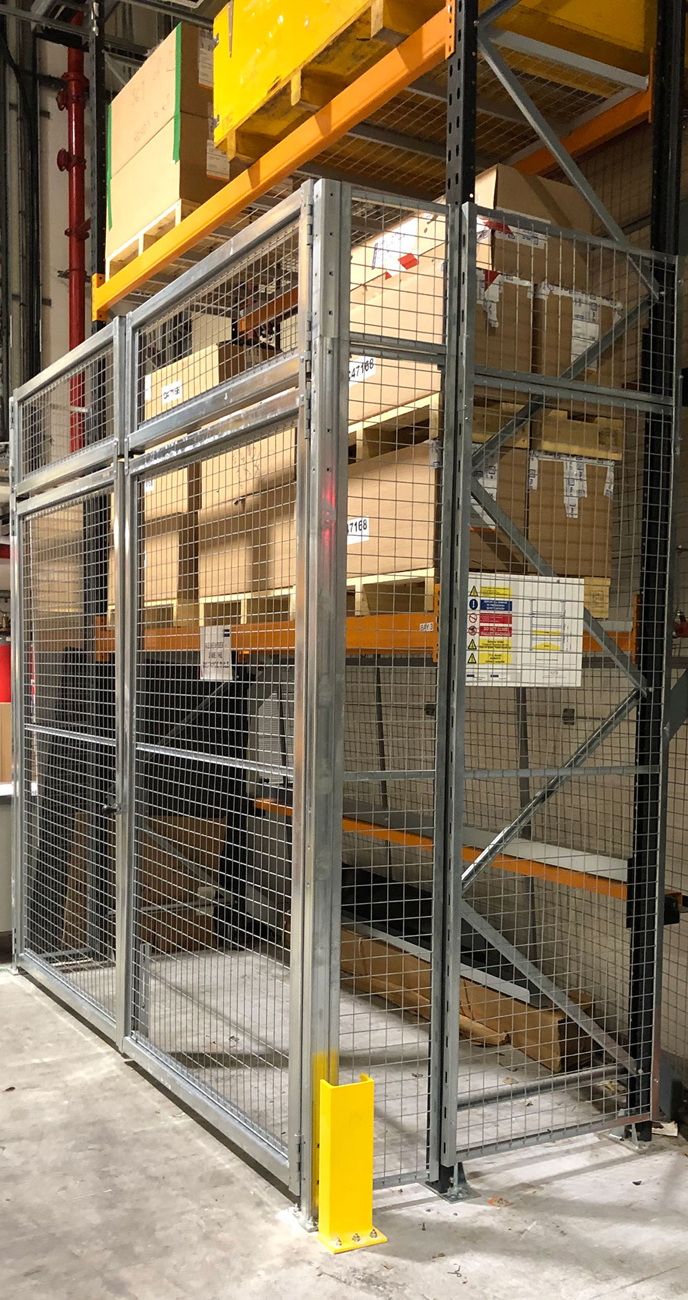 Mesh doors for oversized pallets MeshSTOR