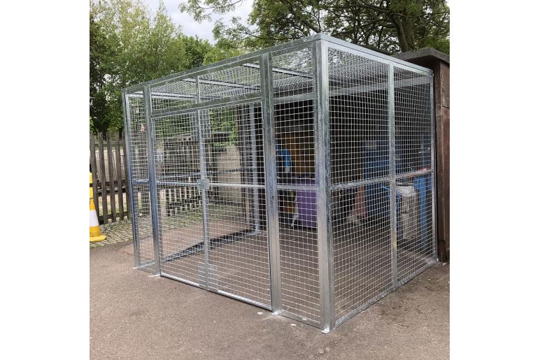 Galvanized cage with roof for gas company MeshSTOR