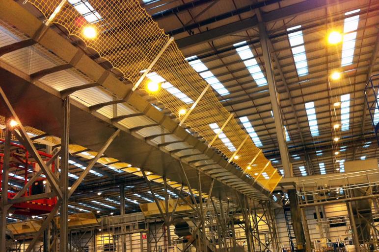 Conveyor protection safety netting MeshSTOR