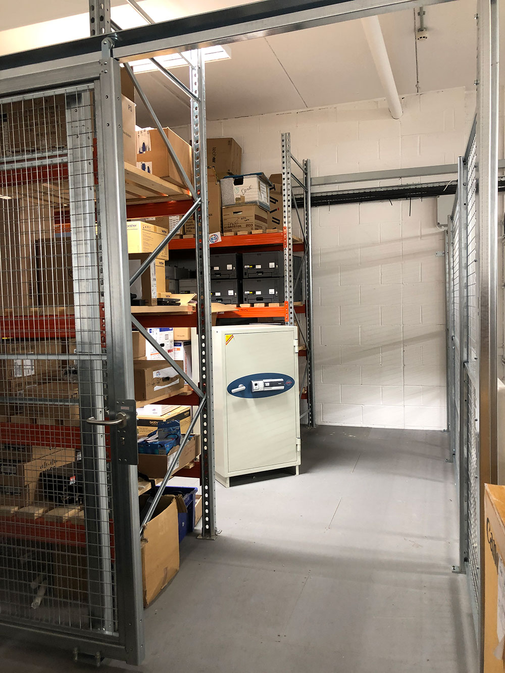 MeshSTOR-sliding-door-partition